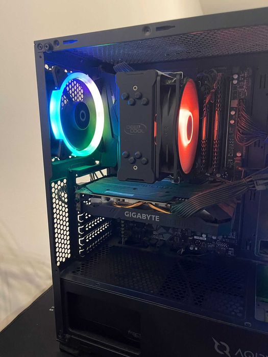 Vand PC Gaming RGB negociabil