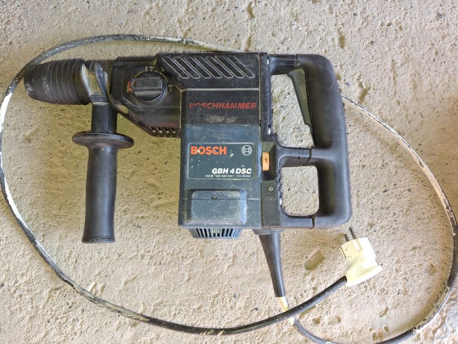 Продам перфоратор SDS PLUS Bosch GBH 4 DSC .