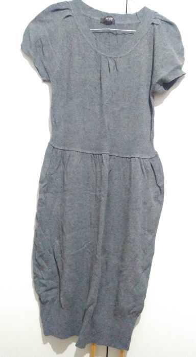 Продам женские платья