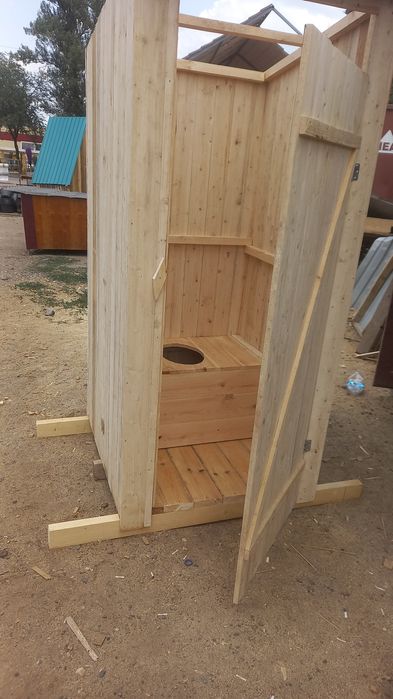 Уличный     туалет