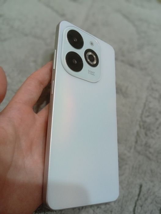 срочно продаётся телефон infinix smart 8 pro