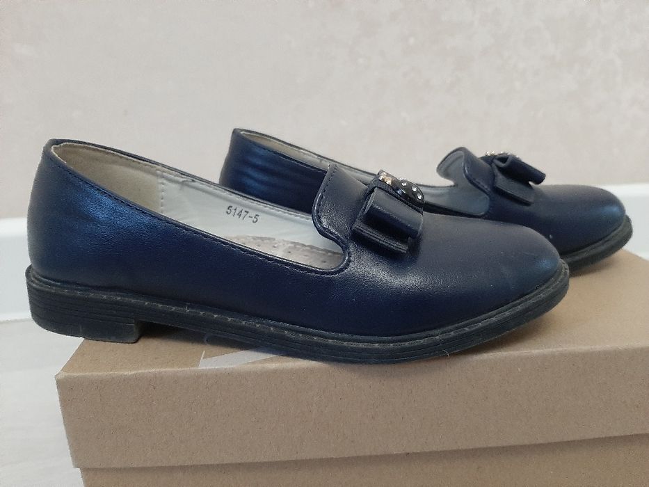 Продаётся босоножки.