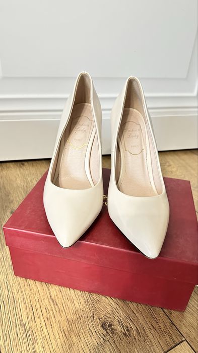 Перламутровые туфли