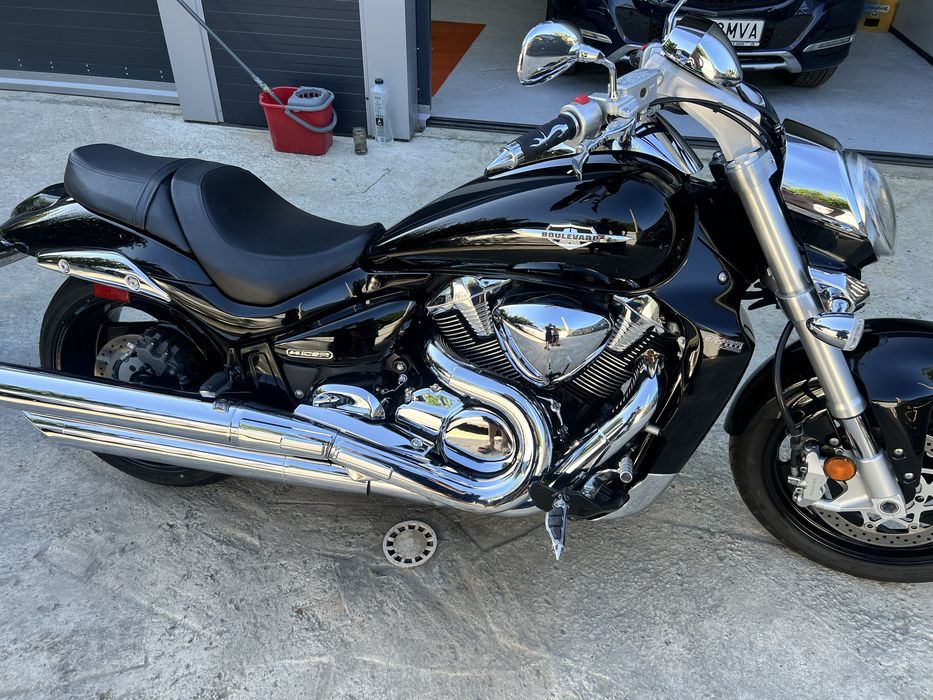 Suzuki intruder m109r