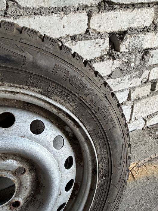 Продам одно колесо R14 (шина с диском)