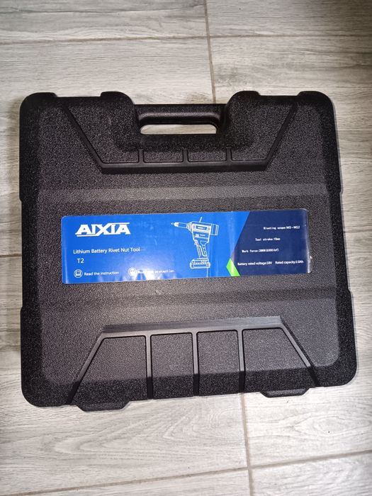 Masina de nituit/capsat M3 - M12