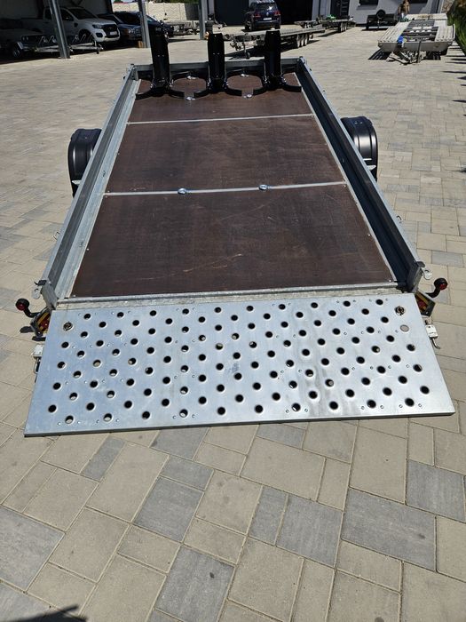 De inchiriat remorca moto cu 3 locuri, atv ,quad, side bye side,  365x185 metri dimensiuni utile