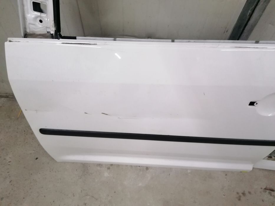 Usa stânga fata aripa vw touran 2010
