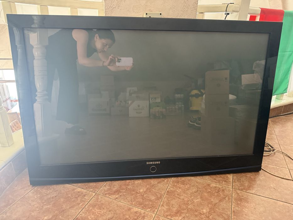 Продавам пазмен телевизор samsung 50 инча !!!