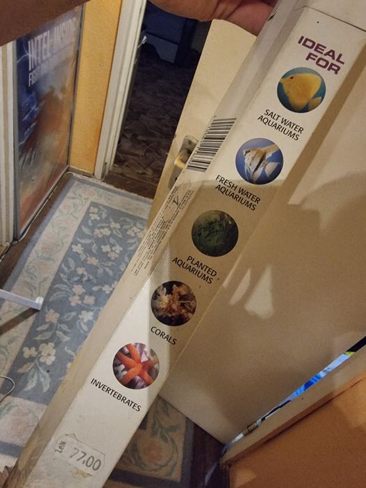 Neon pt acvarii cu tot cu suport.