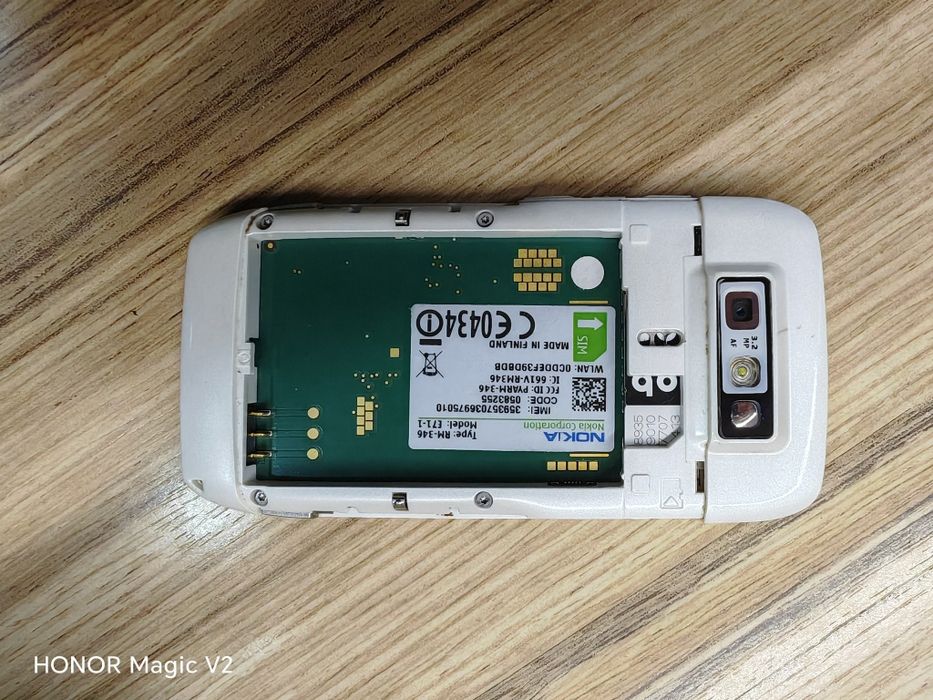 Телефон Nokia E71.