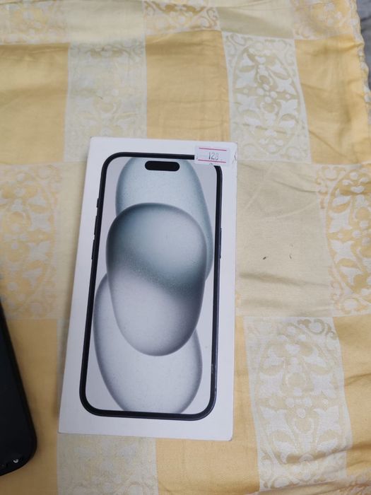Продам айфон 15