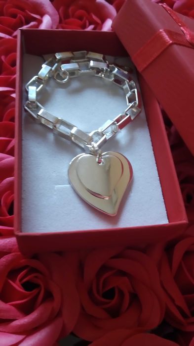 Сребърна, нова, дамска гривна. 7 различни модели.Всяка с кутия.