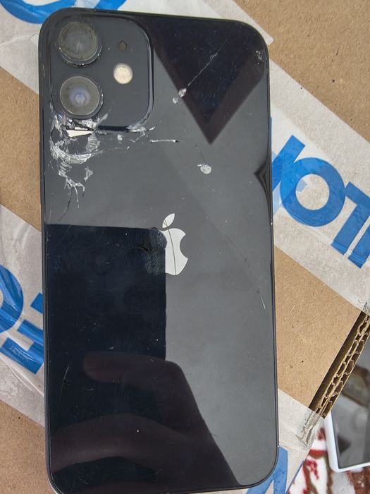 iPhone 12 mini funcțional