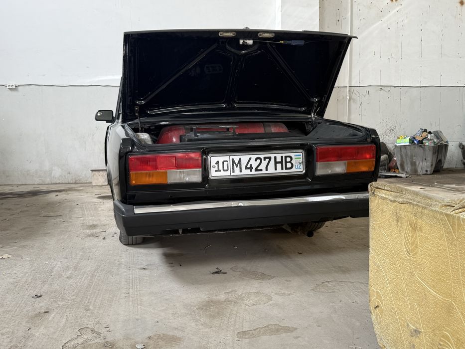 Vaz 2107 sotiladi yili2008  holati yahwi metan gazda benzinda