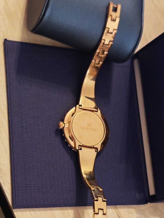 Дамски часовник Swarovski Crystal Rose 5 АТМ - произведен в Швейцария