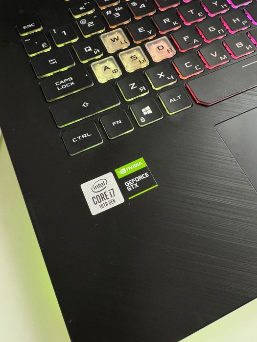 Игровой ноутбук ASUS ROG Strix