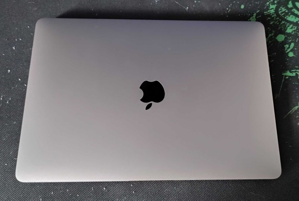 Apple MacBook Air 13" M1 / 16 GB / 256 GB (A2337)