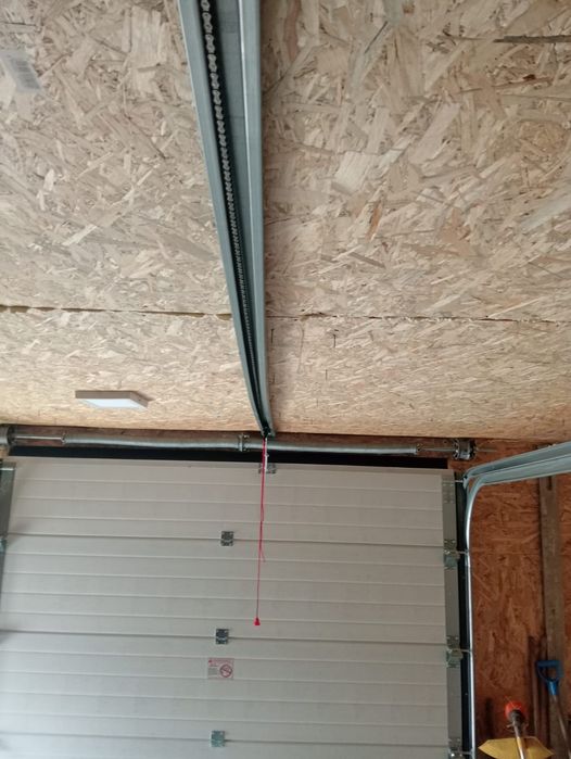 Poarta de garaj/ usa pentru garaj/ usi secționale/ usa industriala/