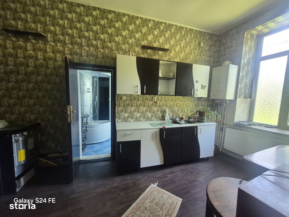 Casă ideală pentru birouri sau locuință – Zona  Str.Ștefan cel Mare