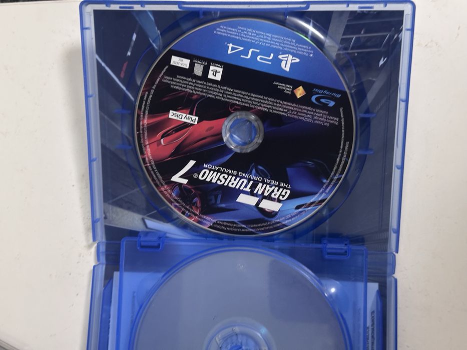 Продам GRAN TURISMO 7 ps4