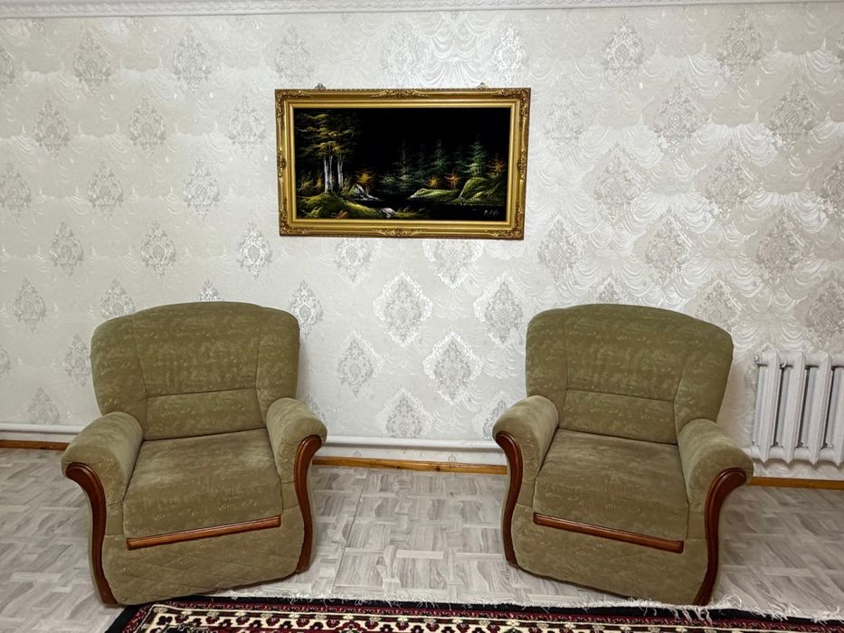 Продам Диван угловой + 2 кресла