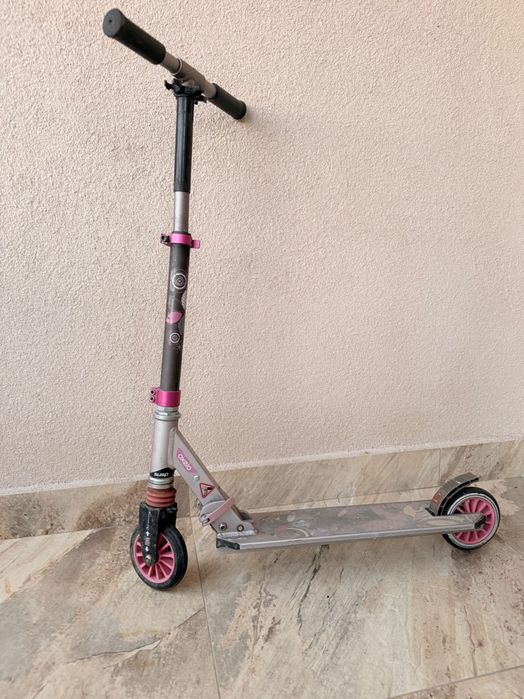 Vând 2 trotinete 80 lei