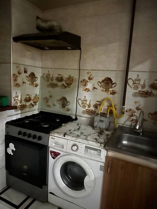 Самарканд шахар парцезд кучасида 3хона килинган под офис сотилмокда