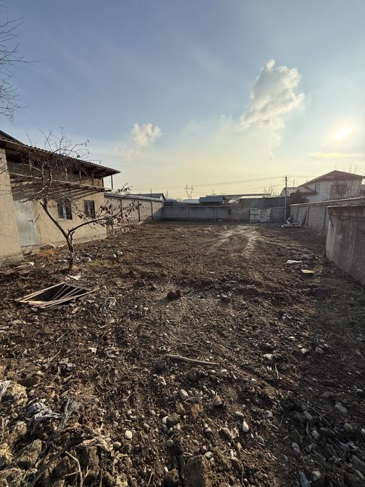 Кибрай Ункургон Ташгресда учаска сотилади 3 сотих 10х30 м  сув утган