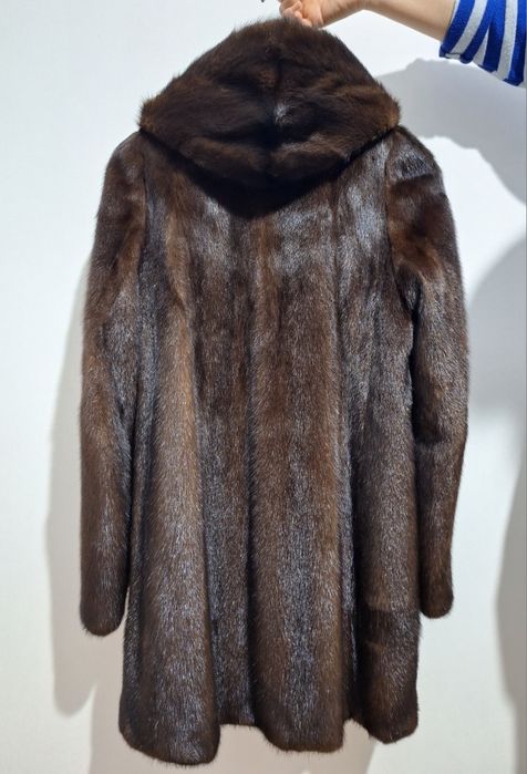 Продам норковую шубу