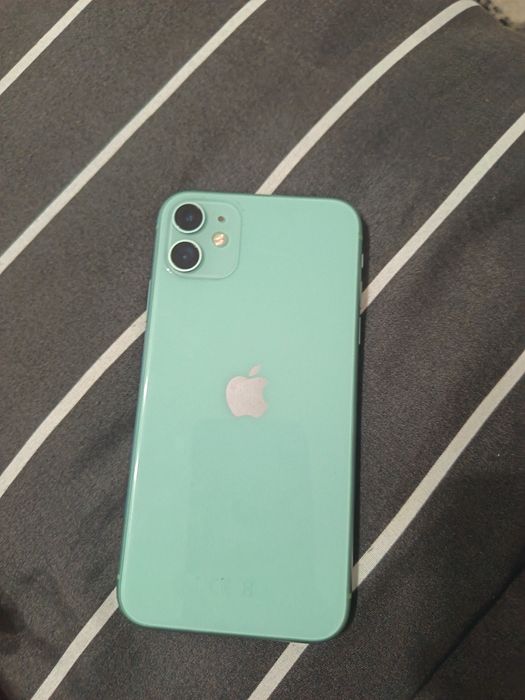Vând iPhone 11  preț 600 lei