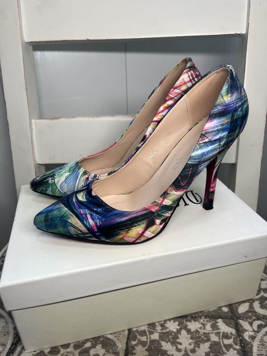 Дамски обувки на ток по 20 лв.