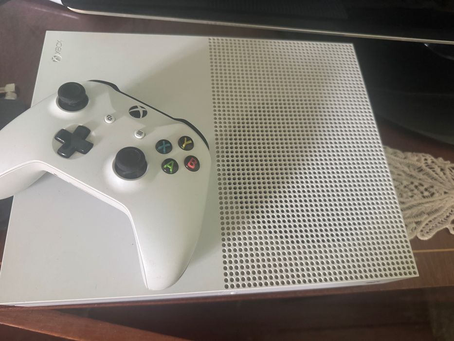 Xbox one S(500GB)