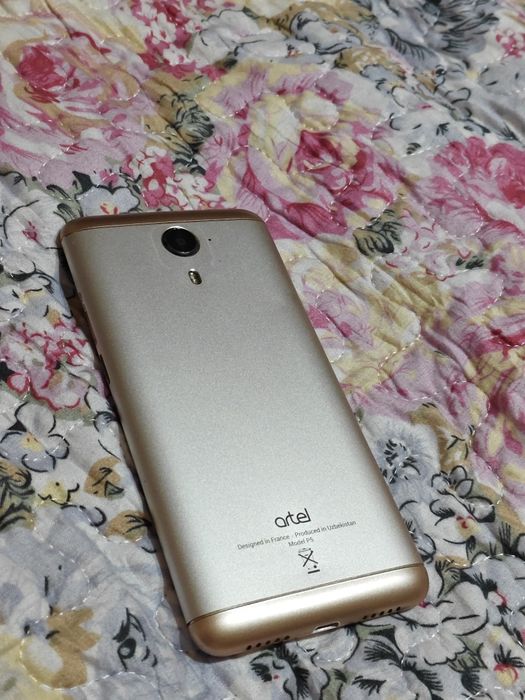 Телефон artel p5