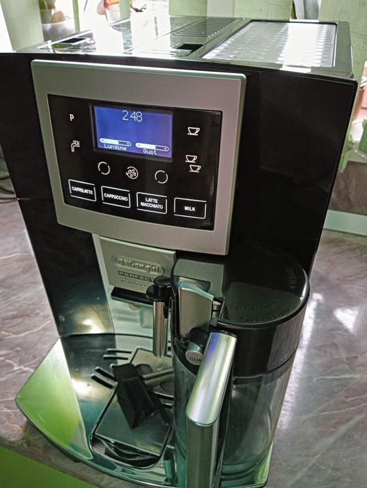 Espressor: Delonghi Perfecta cappuccino graphic touch
