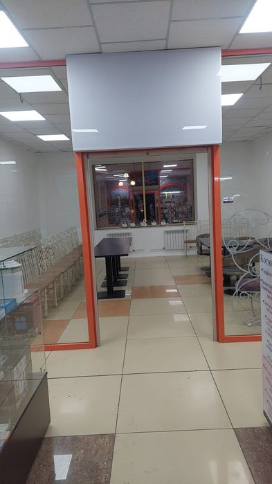 Сдаётся бутик под кожгалнерею