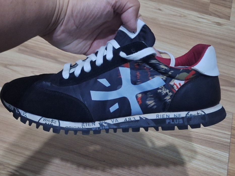 Стильные кроссовки DAGEM