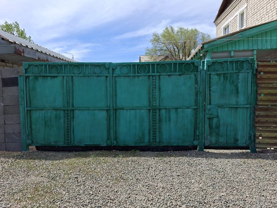 Продам Ворота распашные,  Размер ворот 180×2=360см, Размер калитки 90с
