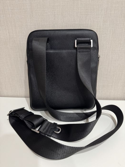 Продам сумку Guess