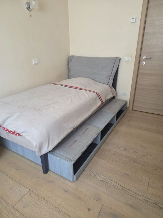 Mobilier complet camera adolescent, 3950 lei, cost de nou 12480 lei
