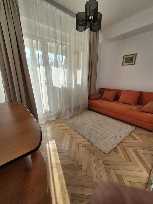 Proprietar inchiriez 3 cam in Gh Laz 36