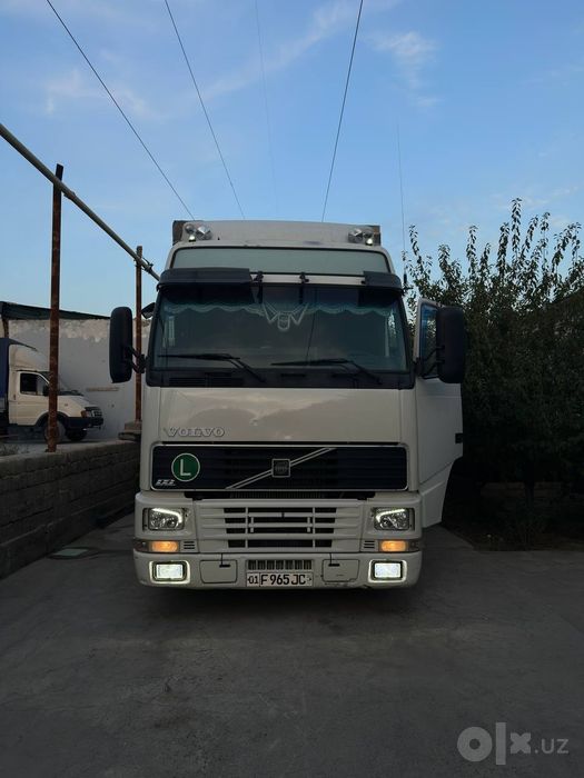 Paravoz Volvo sotiladi