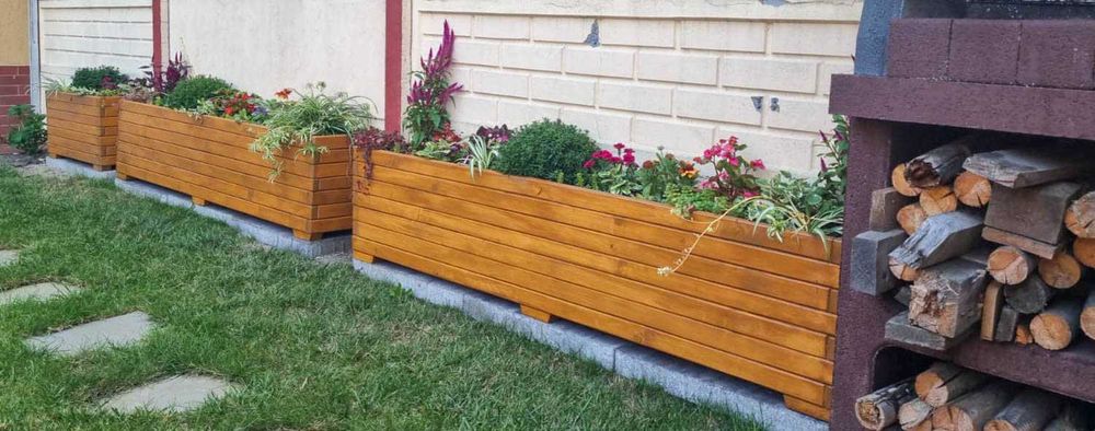 Jardiniere din lemn masiv