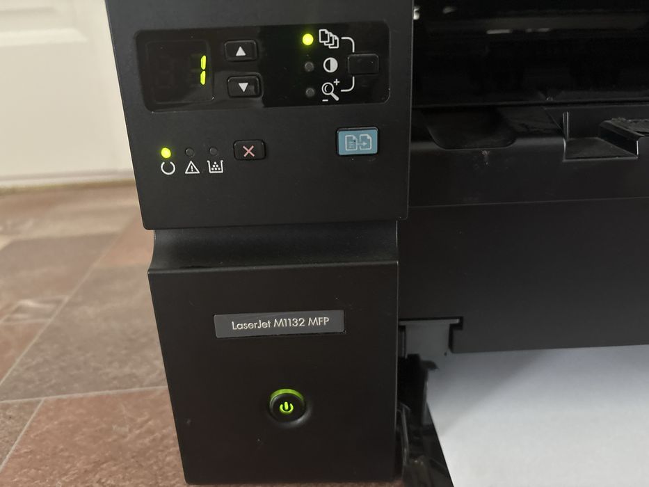 СРОЧНО Продам Принтер HP LaserJet M1132 MFP