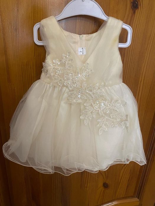 Продам платье на 1-2 года