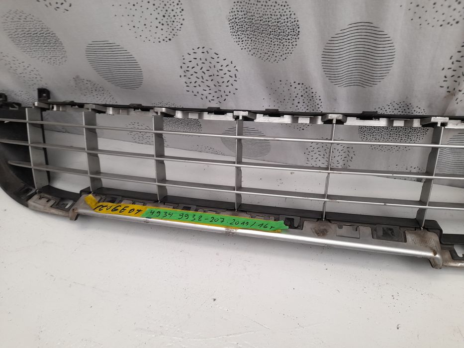 Грил решетка въздухобрана Peugeot 207 2011/16г