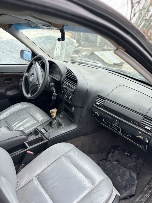 Dezmembrez bmw e36