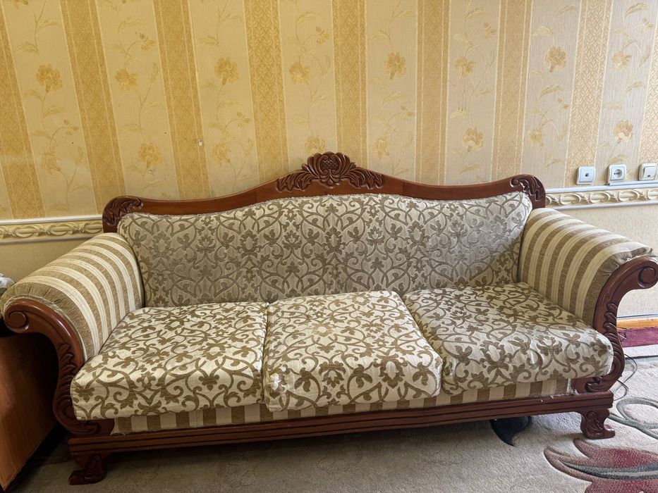 Komplekt mebel 2 divan 2 kreslo