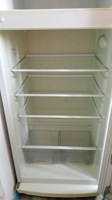 Холодильник б/у продаю