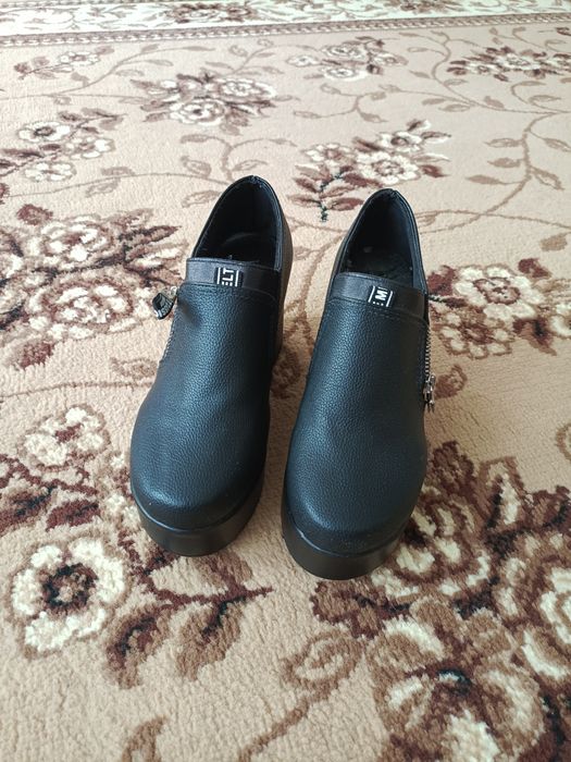 Туфли женские . черные